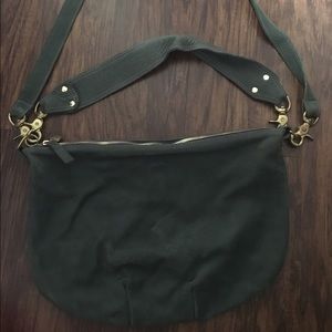 Clare V. Moyen messenger