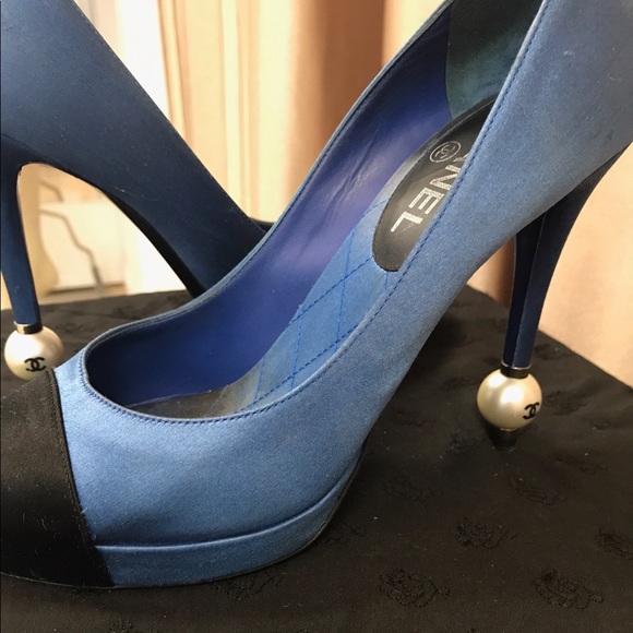 Chanel Satin Pump - Picture 2 of 5