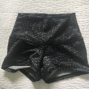Lululemon shorts 2"
