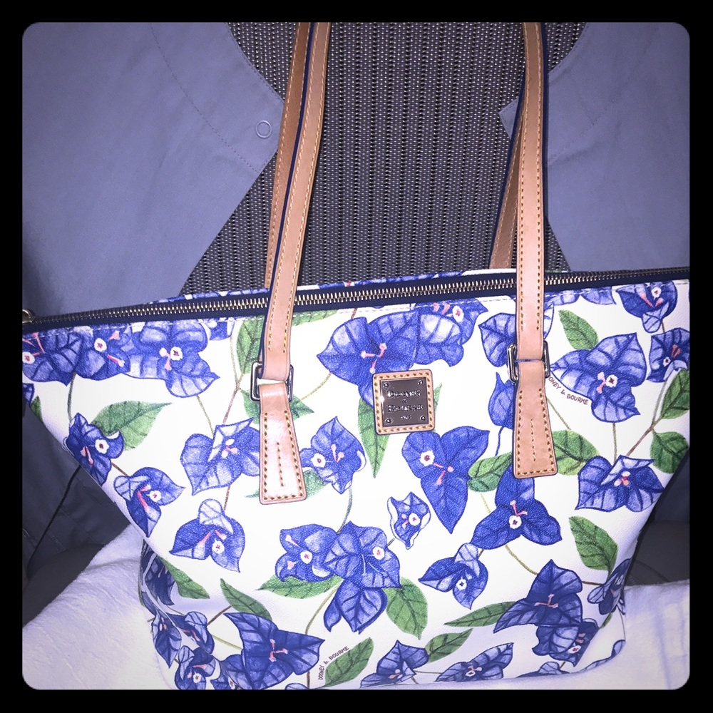 Dooney and Bourke floral bag!
