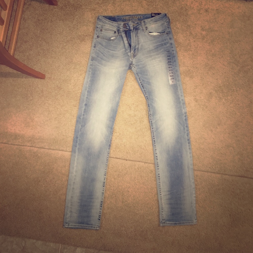 BRAND NEW, American Eagle men's blue jeans