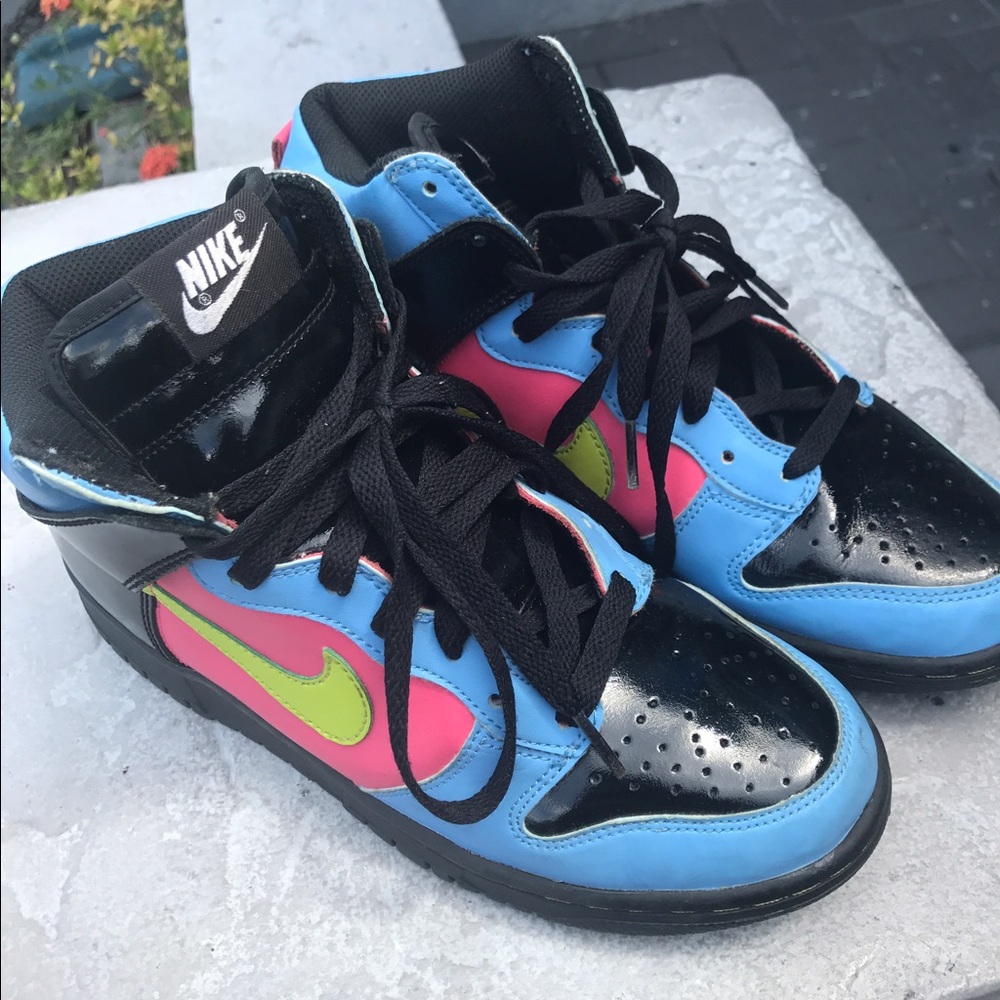Nike Dunks - Picture 2 of 5