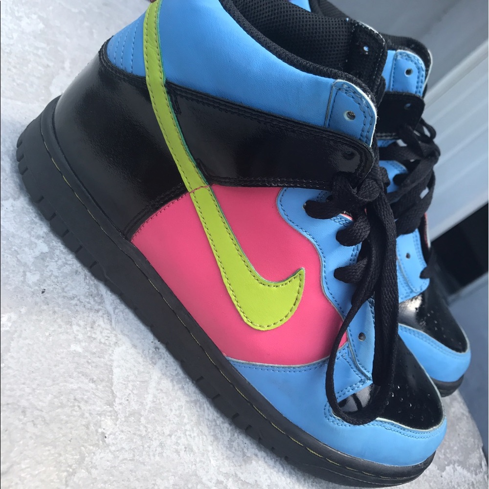 Nike Dunks - Picture 3 of 5