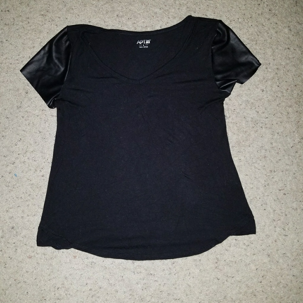 Apt.9 flat top with faux leather sleeves, L.