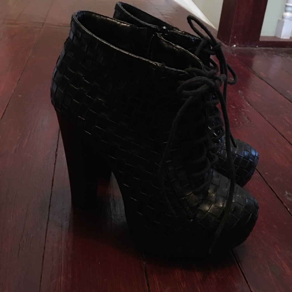 Heeled booties