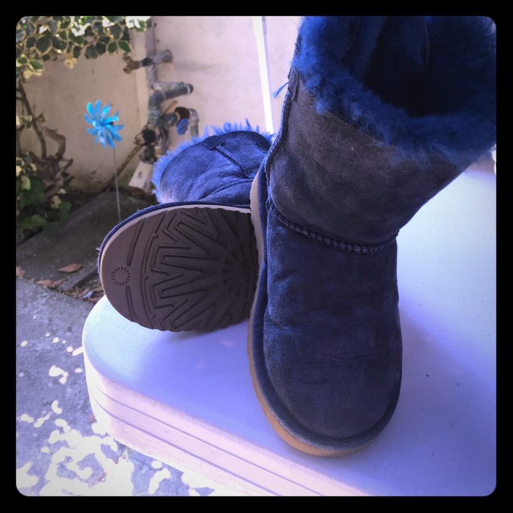 Navy Blue Bow Back Uggs