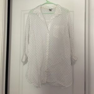 White button up with blue and pink anchors