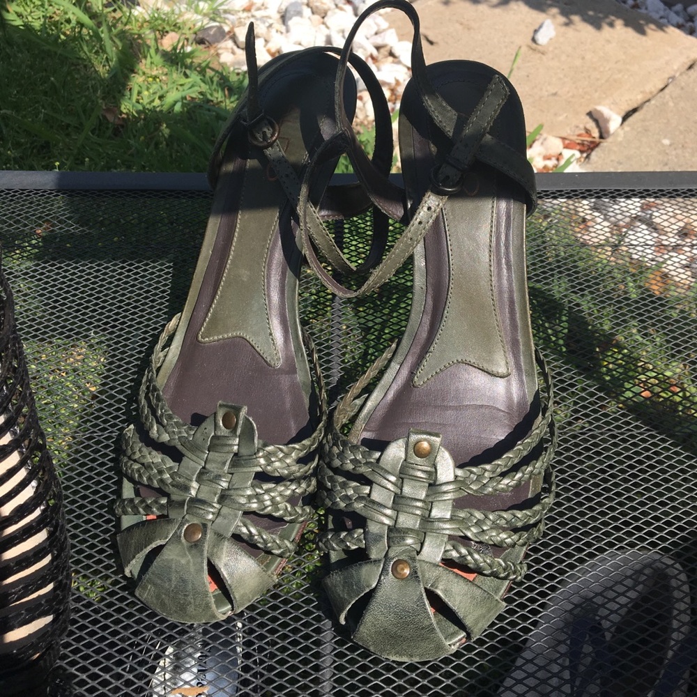 Aldo green sandals size 9. Super cute!