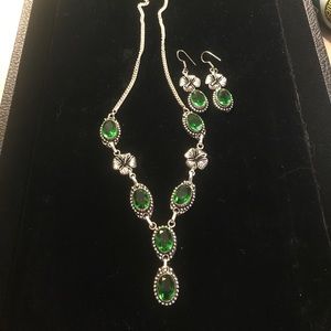 Necklace and earring set