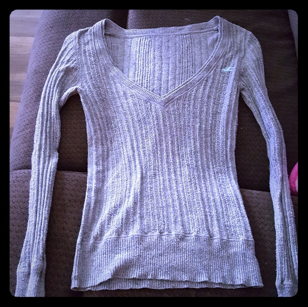 "3 for $25" Grey sweater American Eagle S