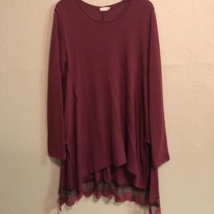 Altar'd state red flowy top. Size L.