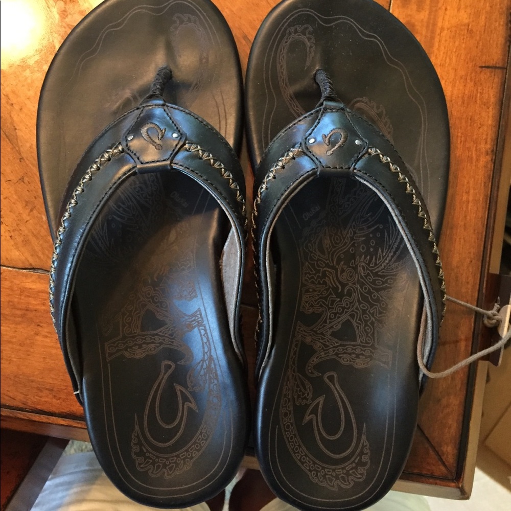 Olukai Mea Ola Leather Sandal.