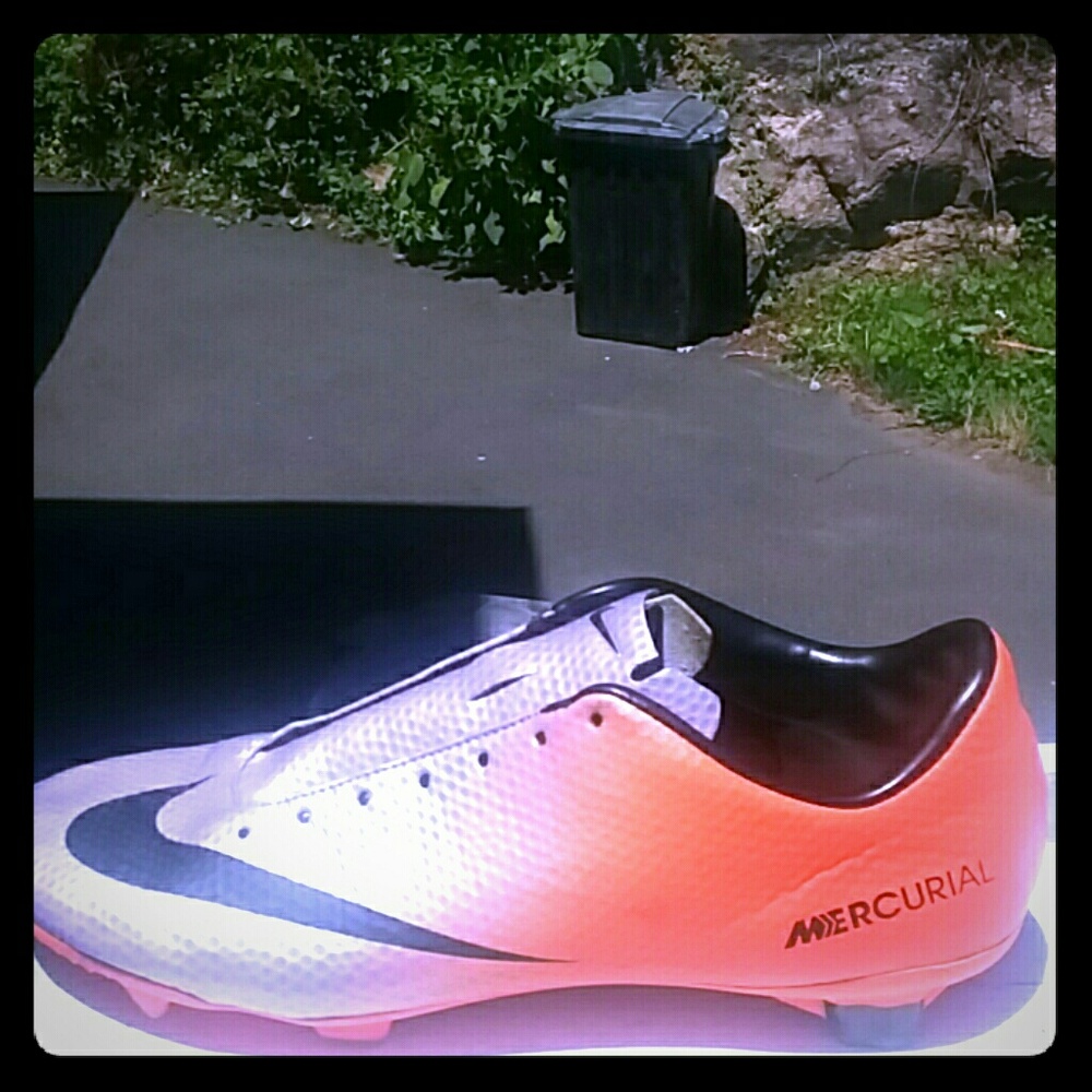 Nike mercurial soccet cleats