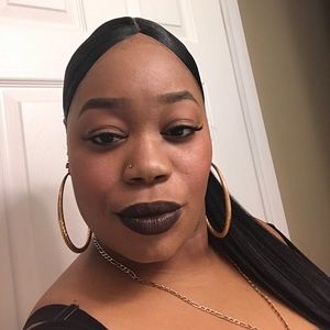 Meet your Posher, Lakisha