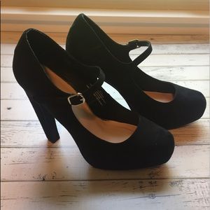 Black Suede Pumps