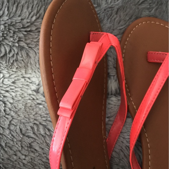 ✨Wet Seal Sandals - Picture 2 of 4