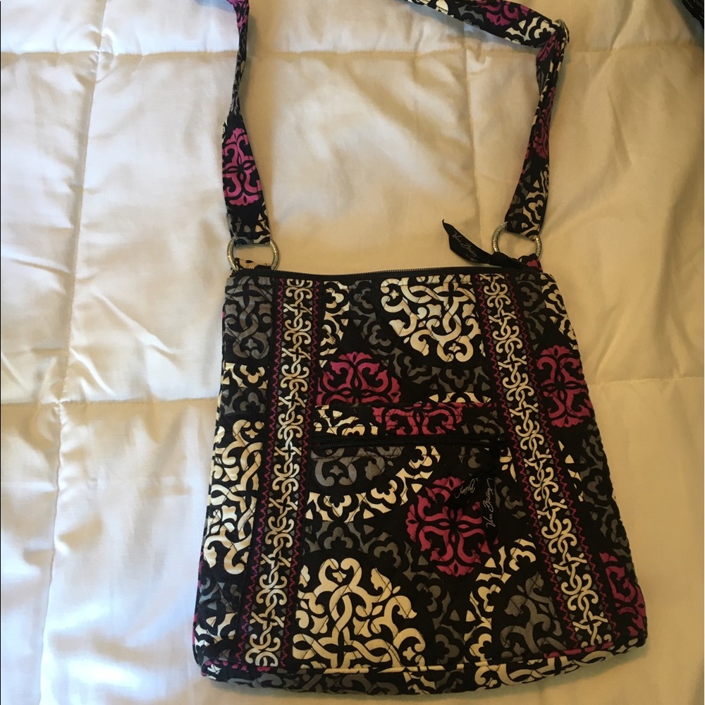 VERA BRADLEY CROSS BODY PURSE