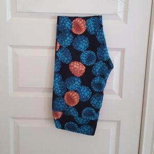 LuLaRoe TC Raspberry Leggings