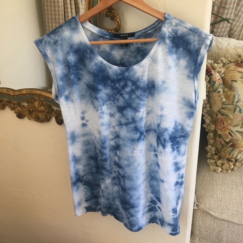 blue tie dye muscle tee forever 21 NEVER WORN!!!