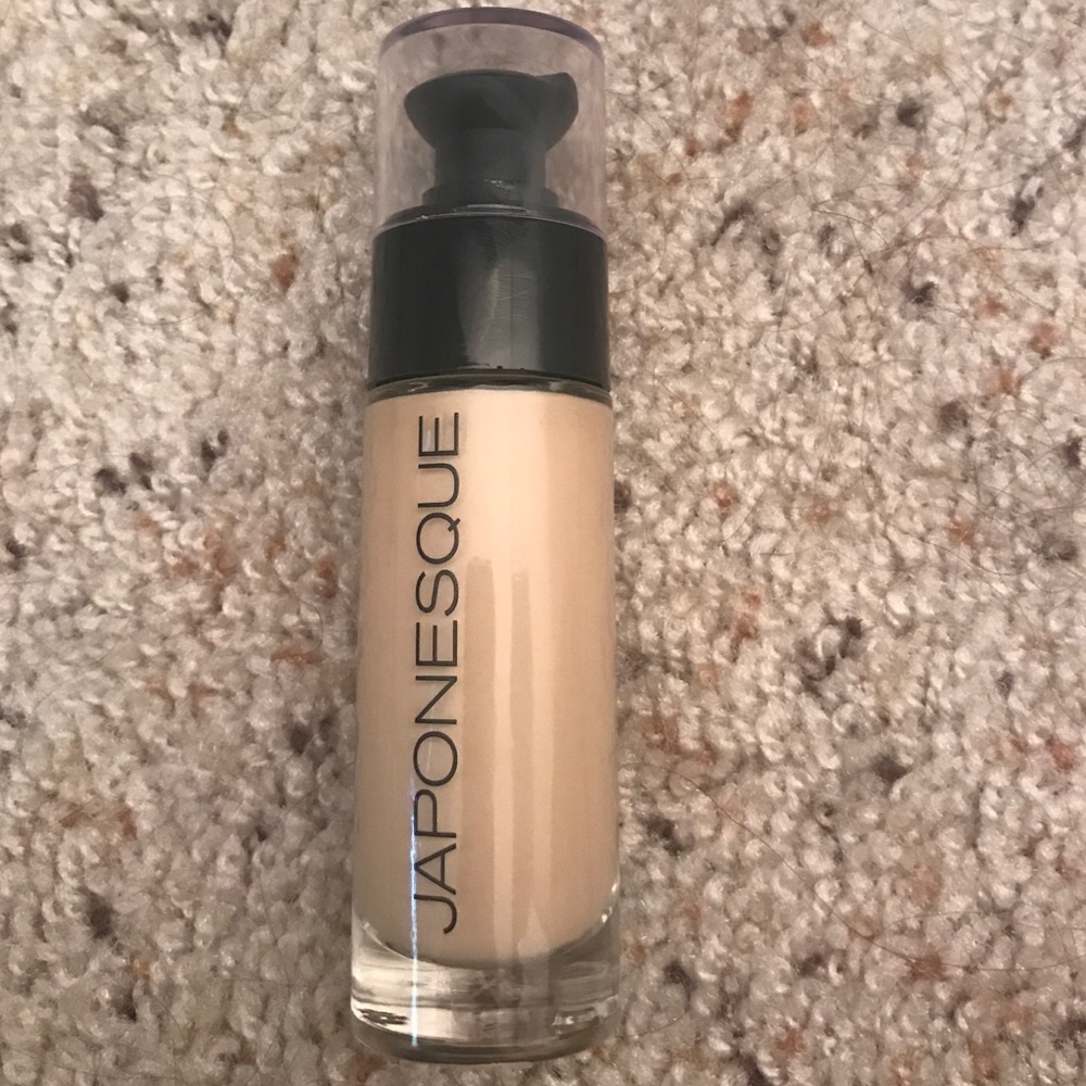 Japonesque luminous foundation