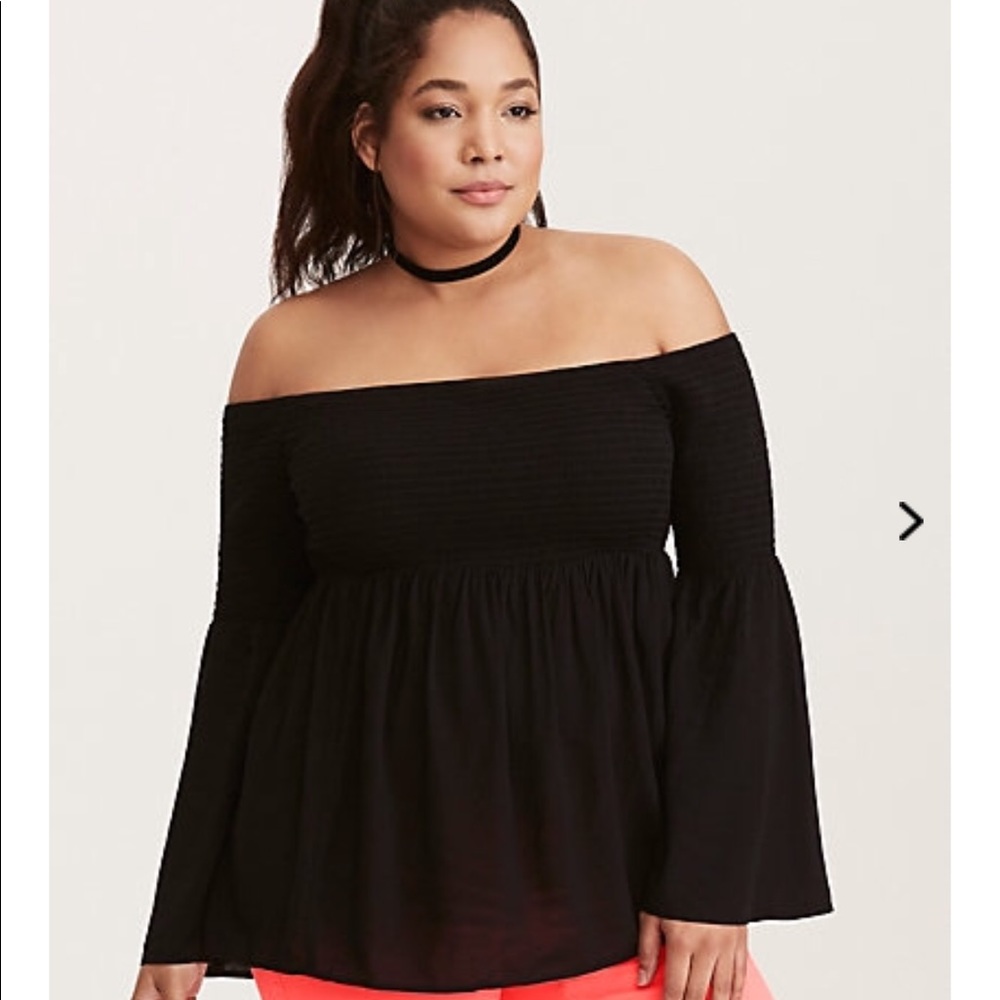 Torrid Smocked Challis Off Shoulder Blouse🖤