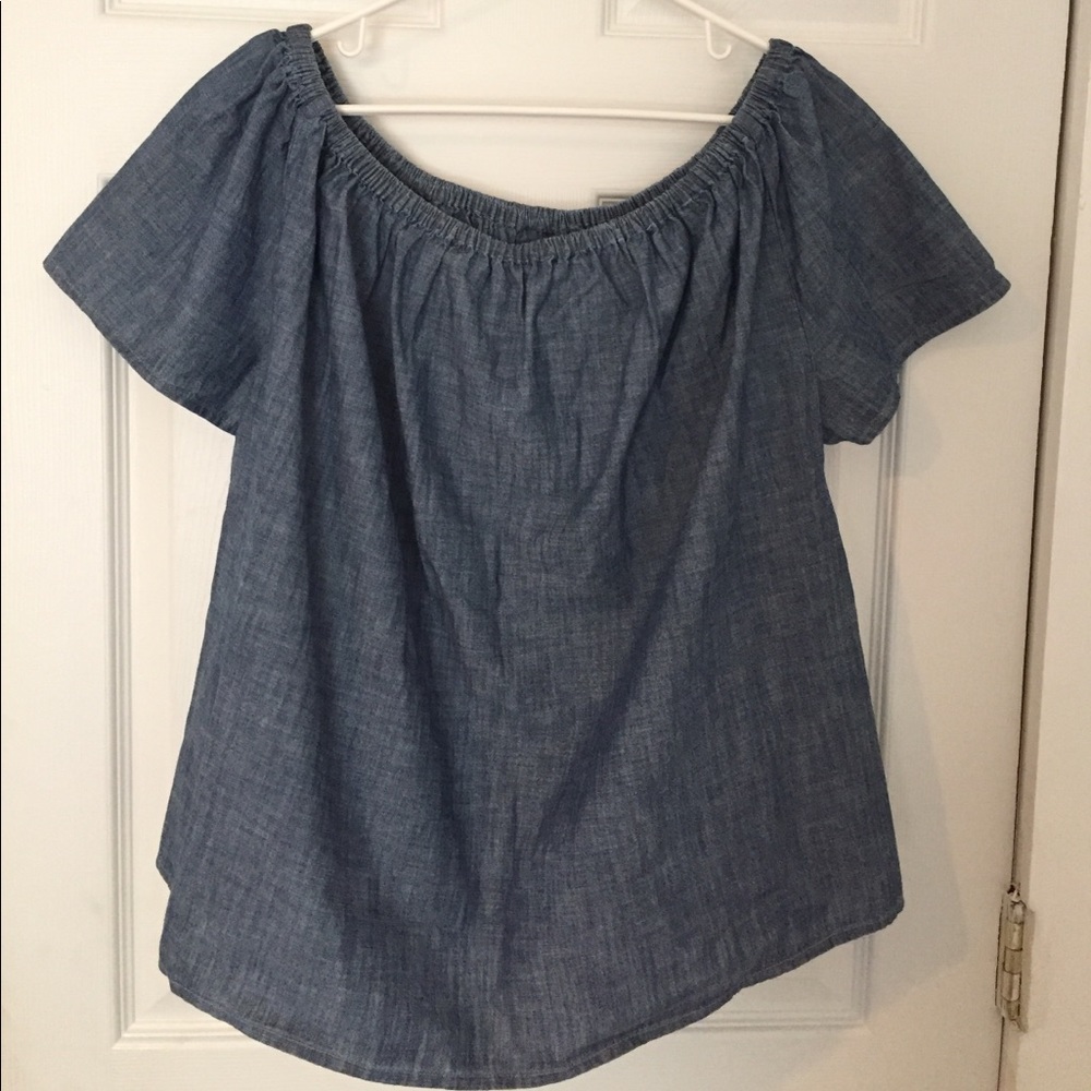 New with tags gap shirt 👚