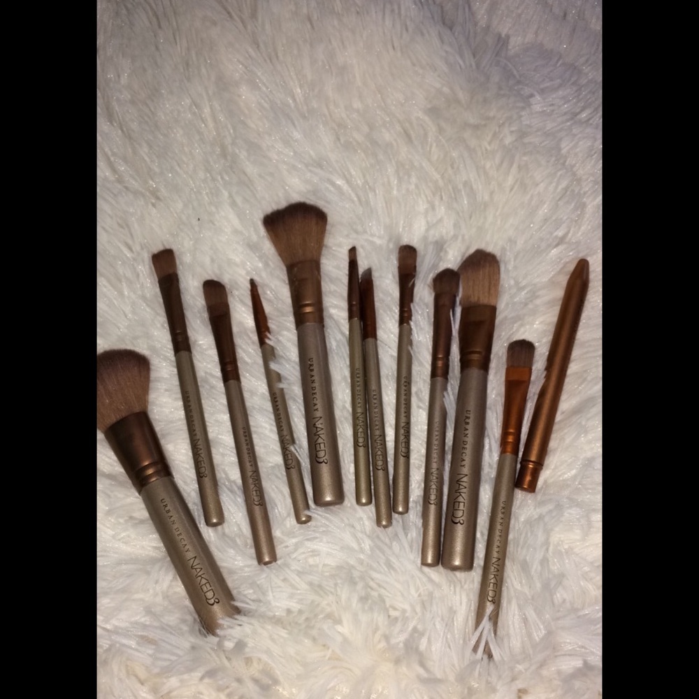 Naked 3 brushes