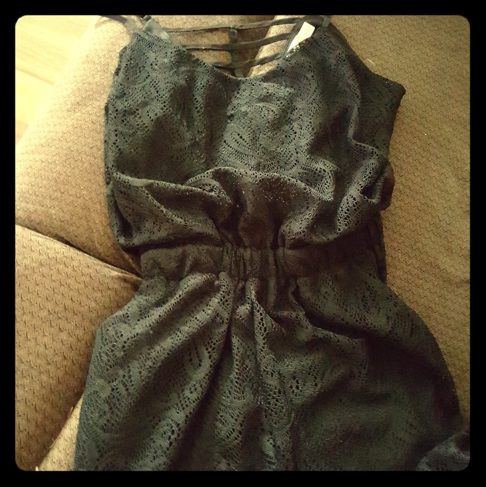 "3 for $25" Black jumper with shirts, lace S NEW