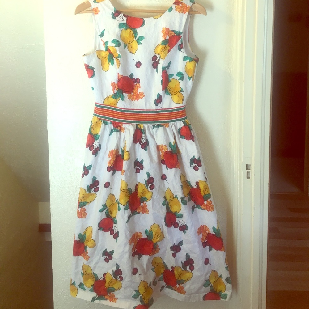 New York and Company fruit pattern dress. Size 4.