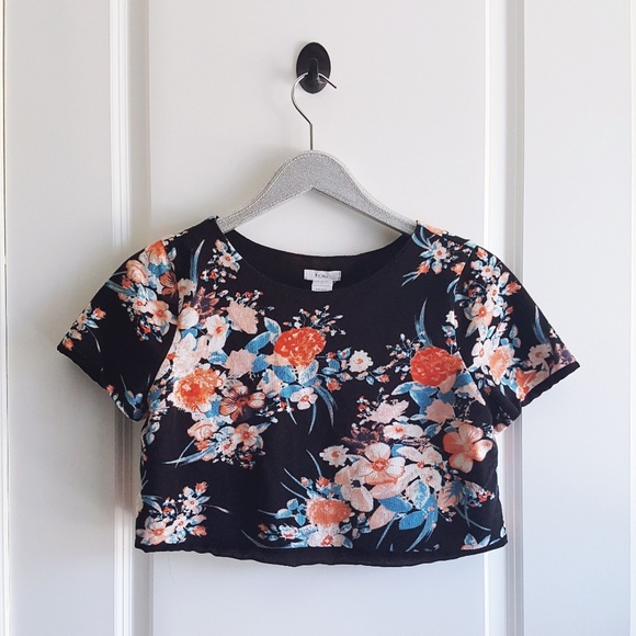 BCNU Floral Crop Top - Picture 6 of 8