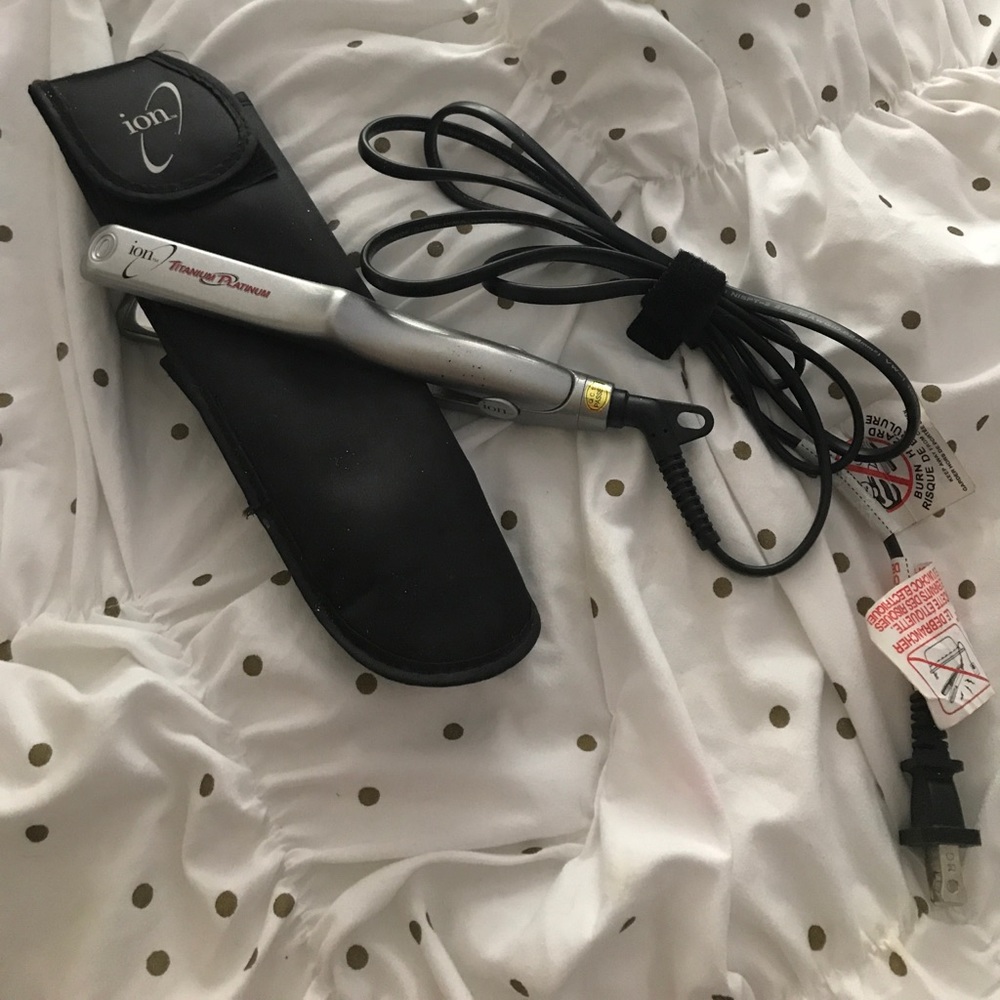 Mini ion travel straightener