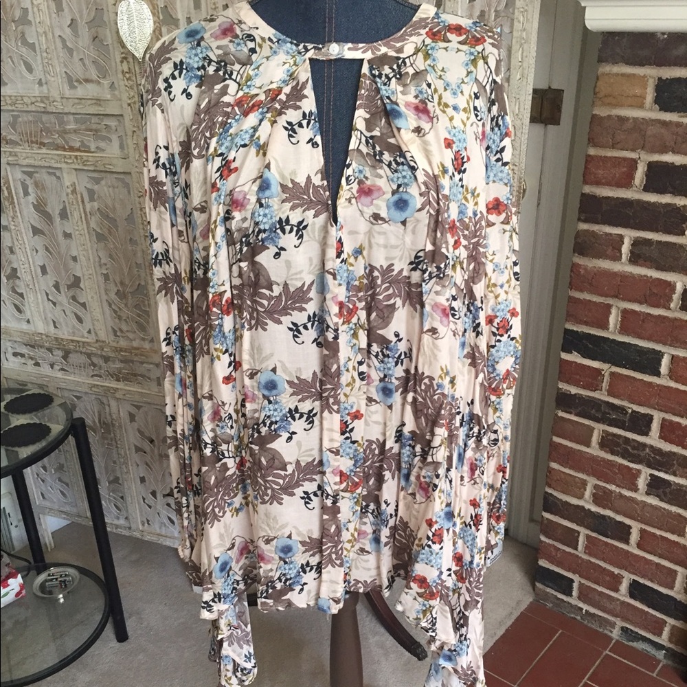Threadsence Floral Tunic with Asymmetrical Hem