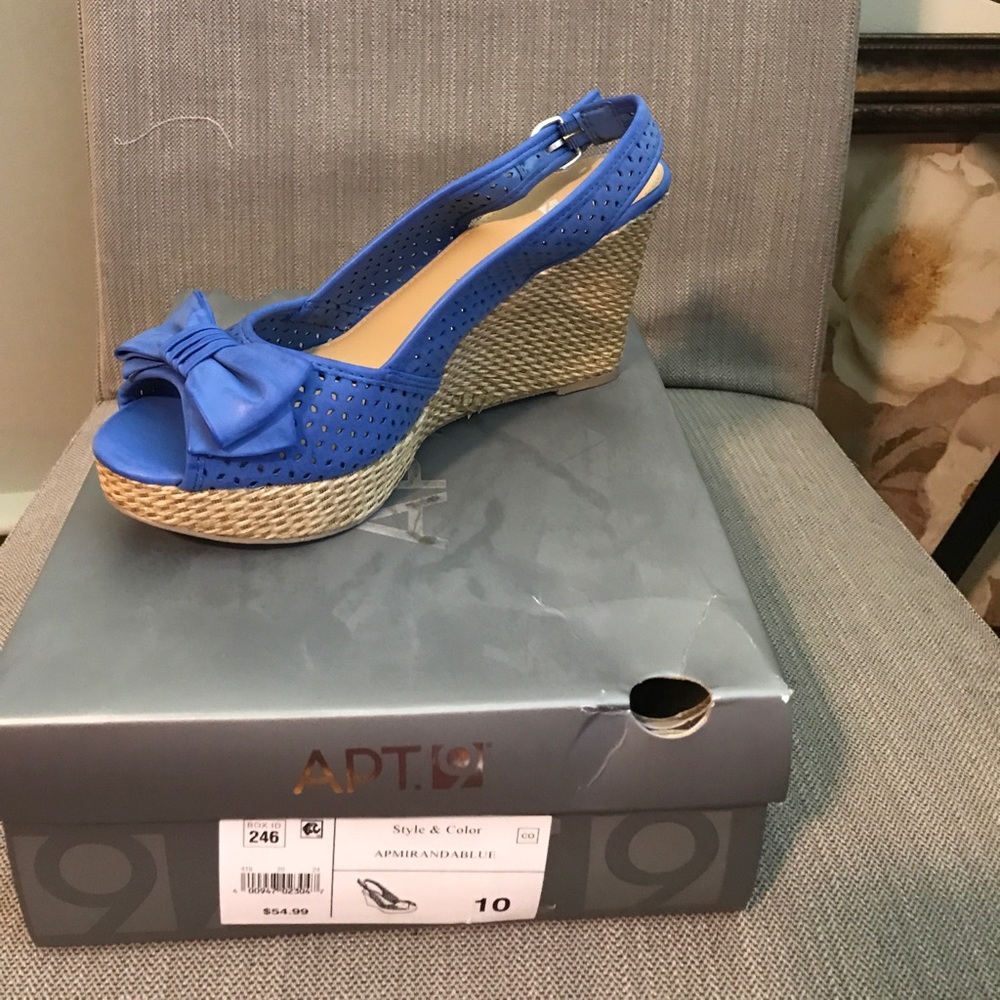 Apt 9 Blue Wedge Sandals