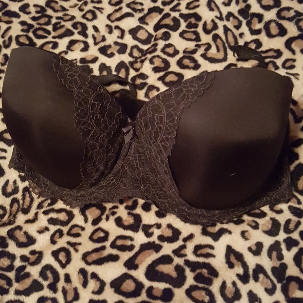 Black VS strapless bra