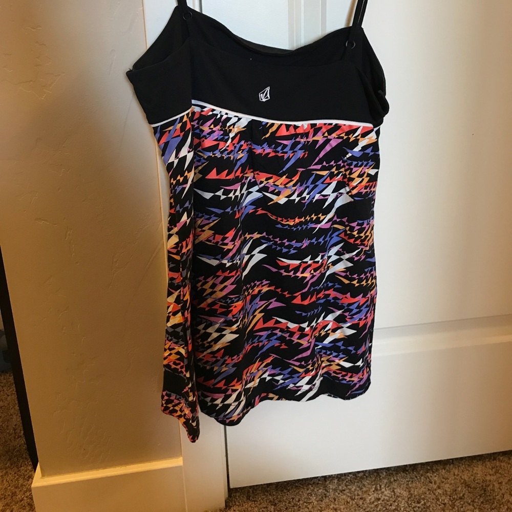 Volcom tank - Picture 2 of 3