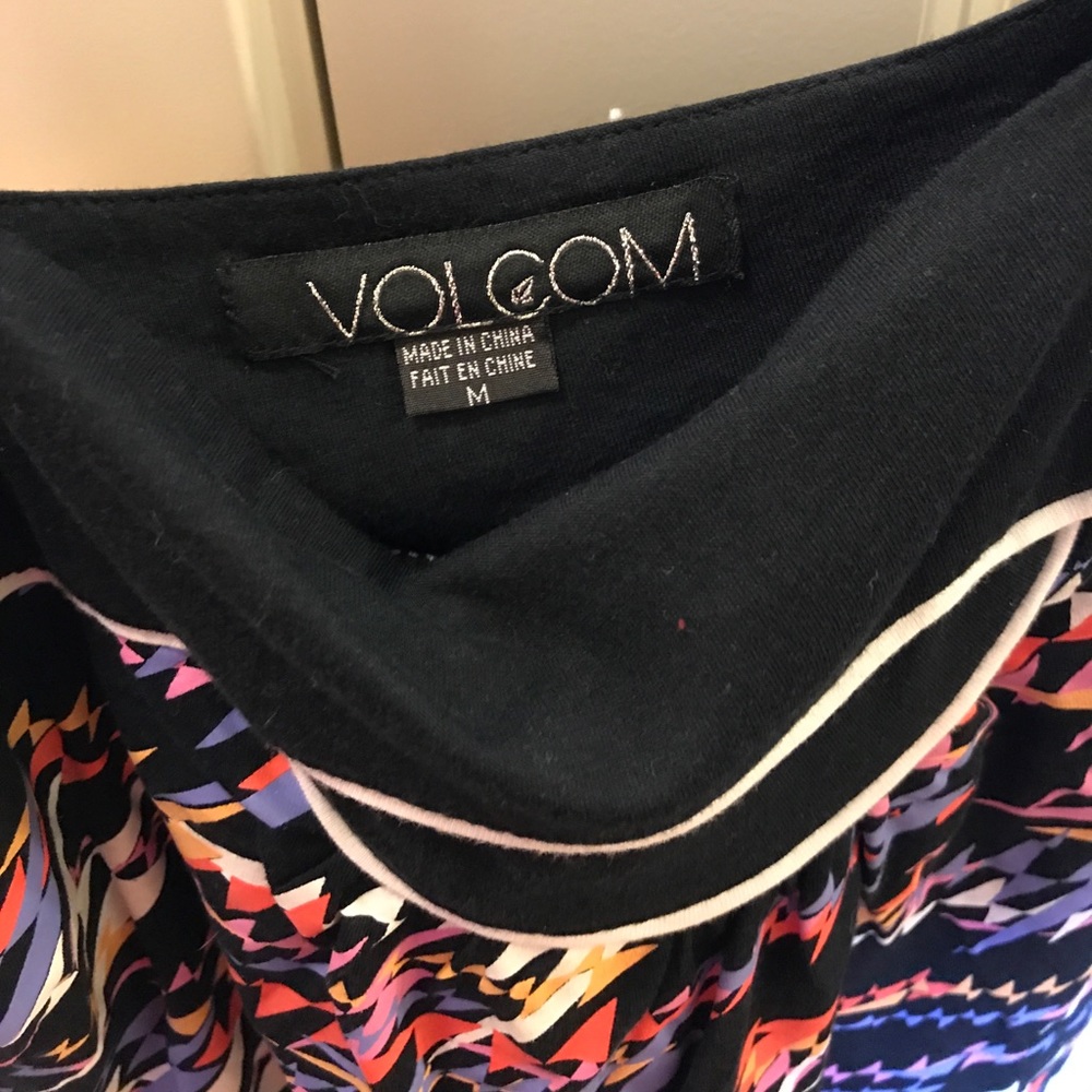 Volcom tank - Picture 3 of 3