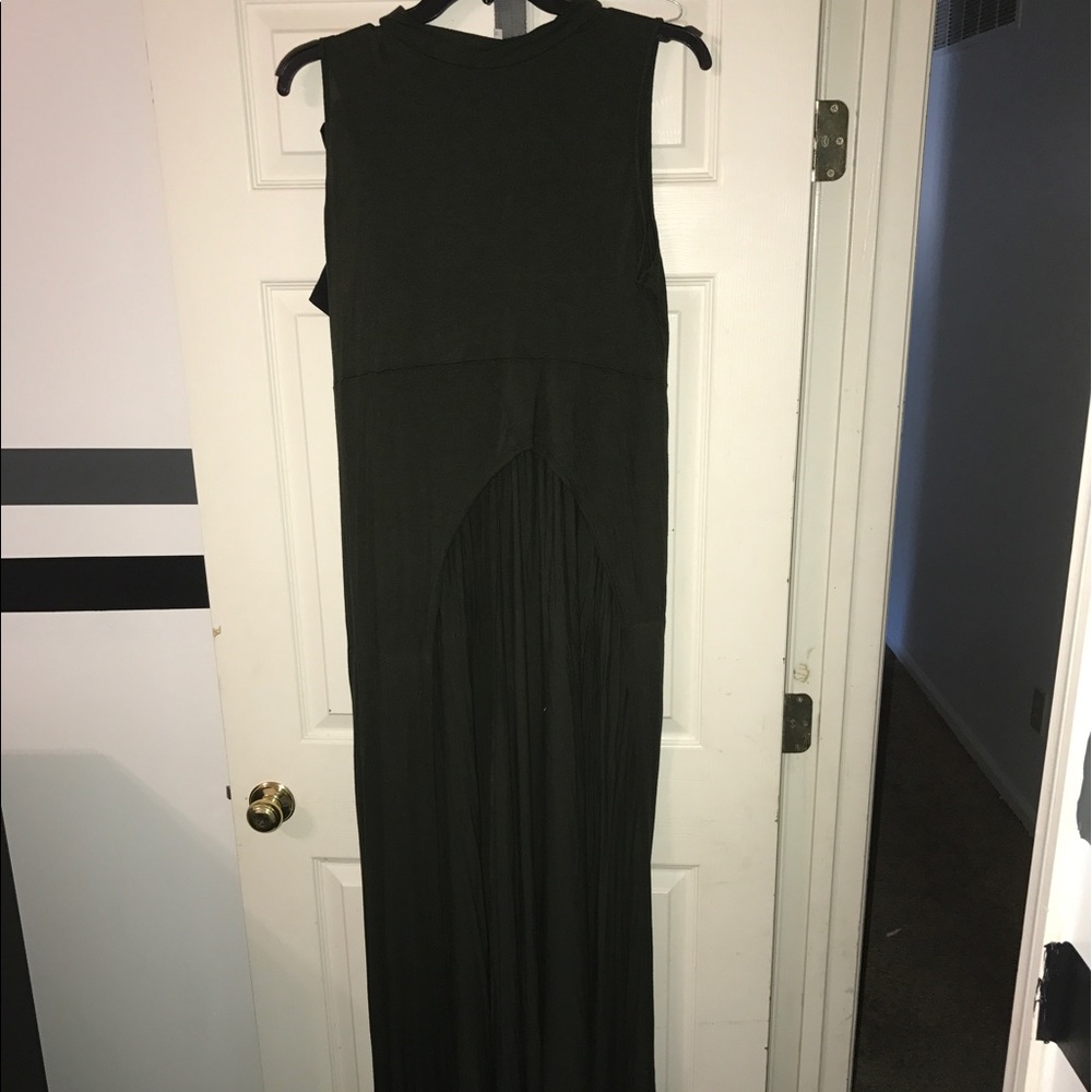 Olive green high-low sleeveless blouse💚