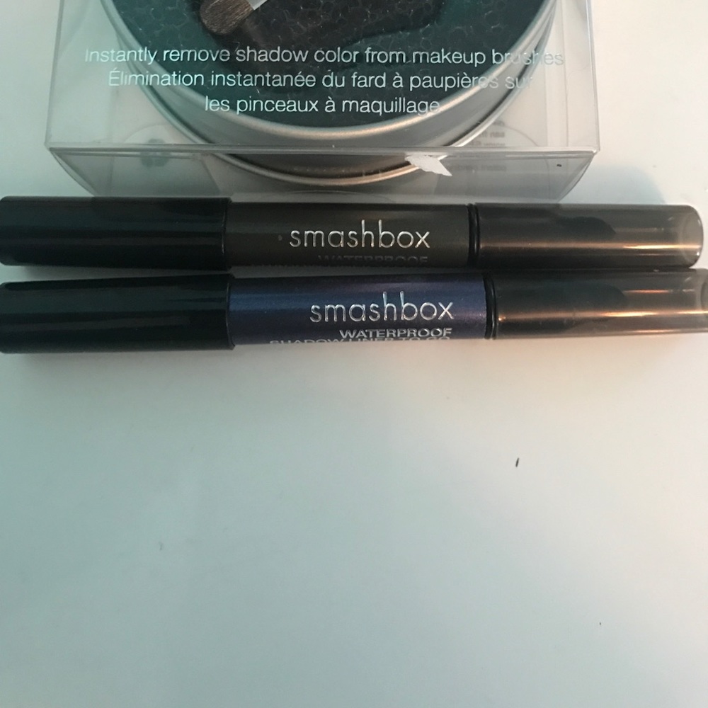 SMASHBOX Waterproof shadow liner!!