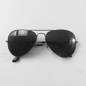 Gun metal aviator Ray Bans