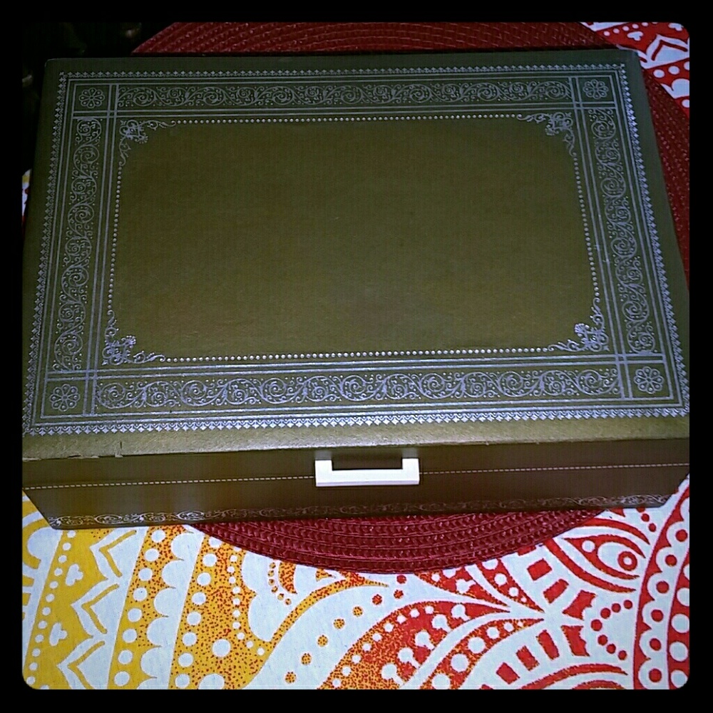 !!!!SALE!!!!Vintage jewelry box