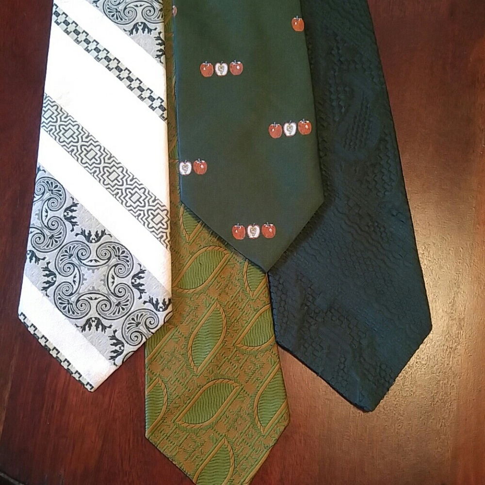Vintage 1970s Wide Neckties Bundle Wearable Art *