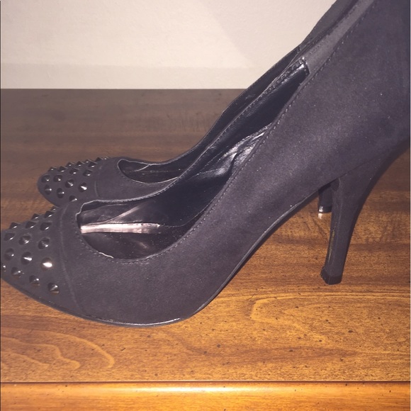 Breckelles studded pointed toe pump sz 8 - Picture 2 of 4