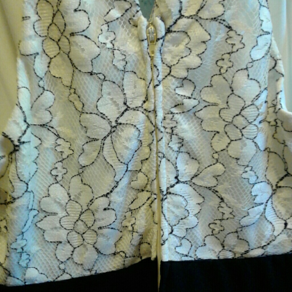 Dress - Picture 4 of 4
