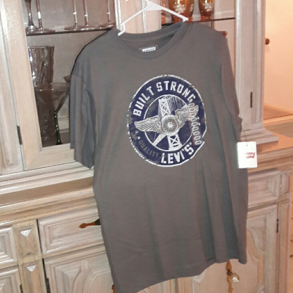 NWT Levi' s "Built Strong" t shirt
