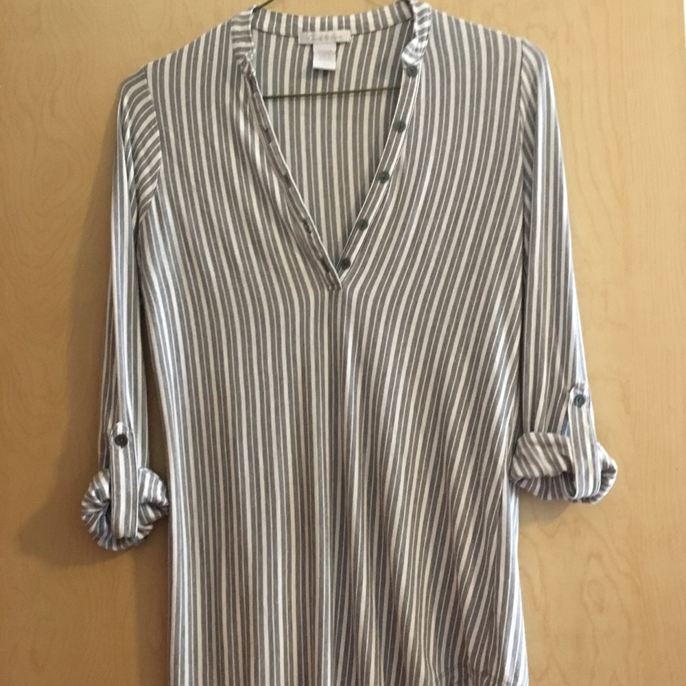 Tunic Length 3/4 sleeve shirt. Size L