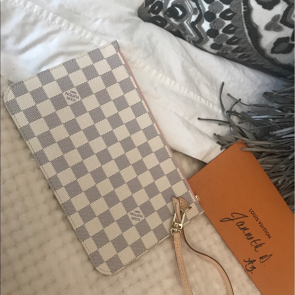 ❗️SOLD❗️Louis Vuitton NF MM  RB intr Wristlet
