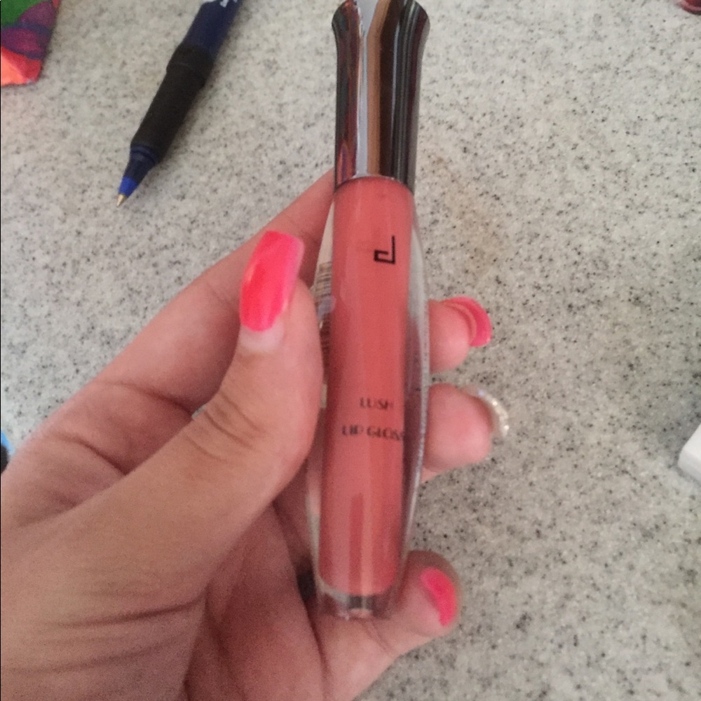 Doucce Lush Lip Gloss