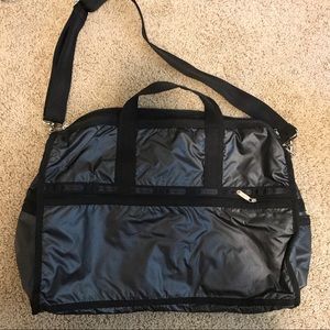 LeSportSac Classic Large Weekender Duffle (Black)