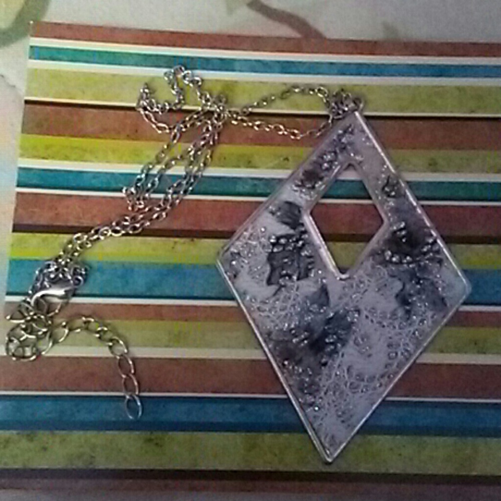 Diamond flower necklace