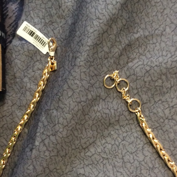 Banana republic necklace - Picture 3 of 4